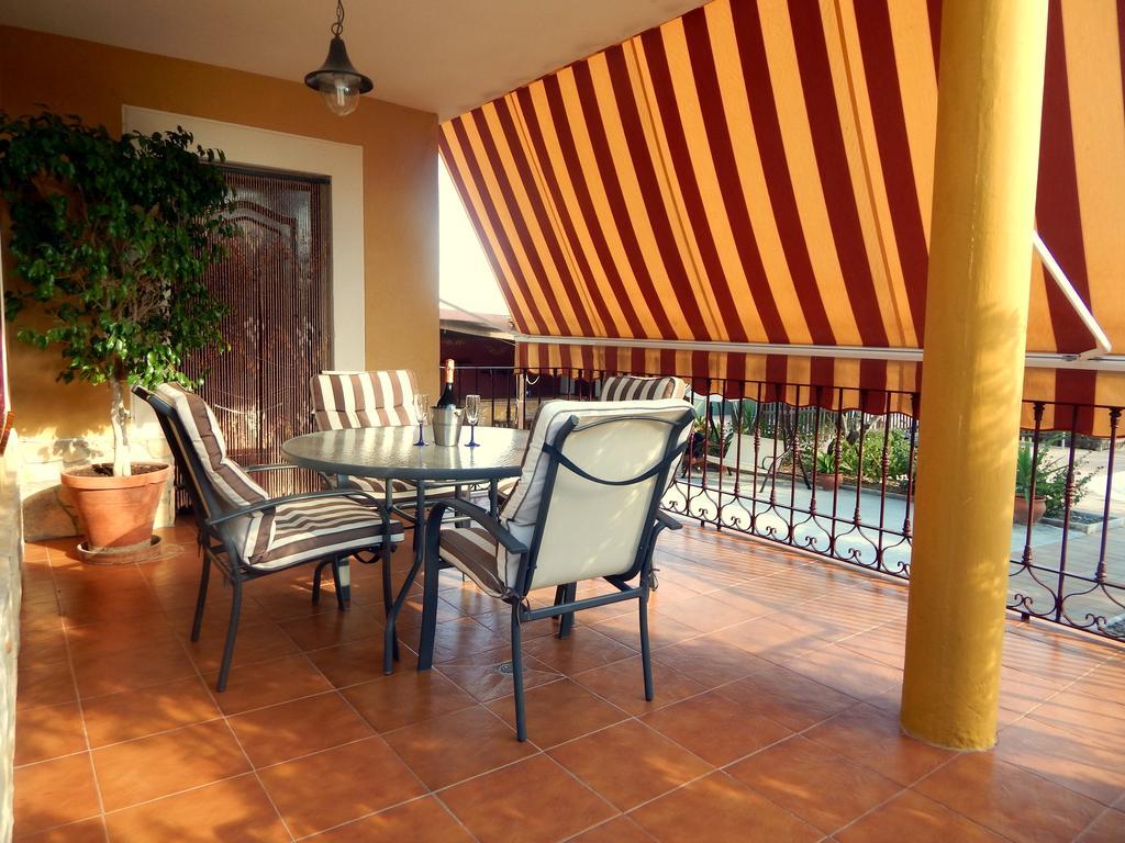 Villa Maria - Pista De Padel Y Piscina Баена Стая снимка